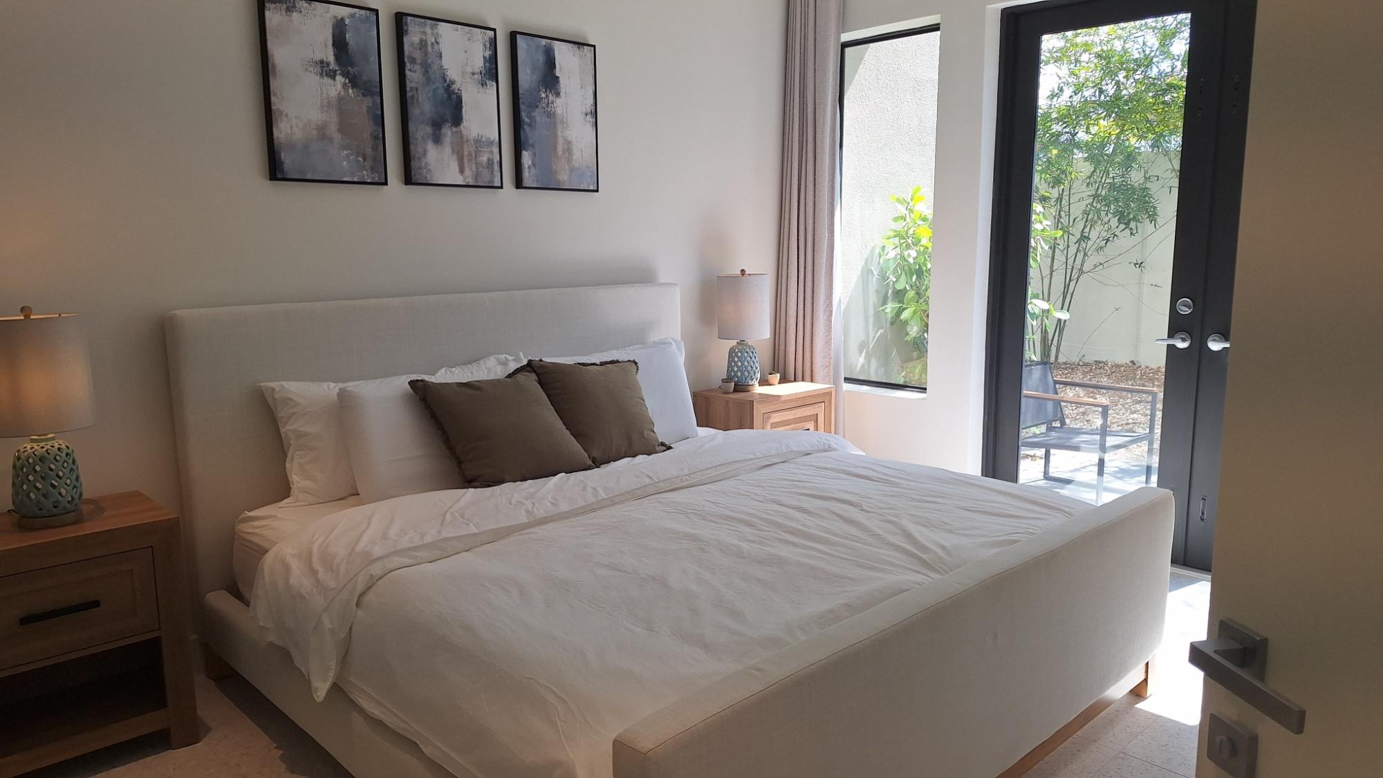 WEST END OFF WEST BAY ST