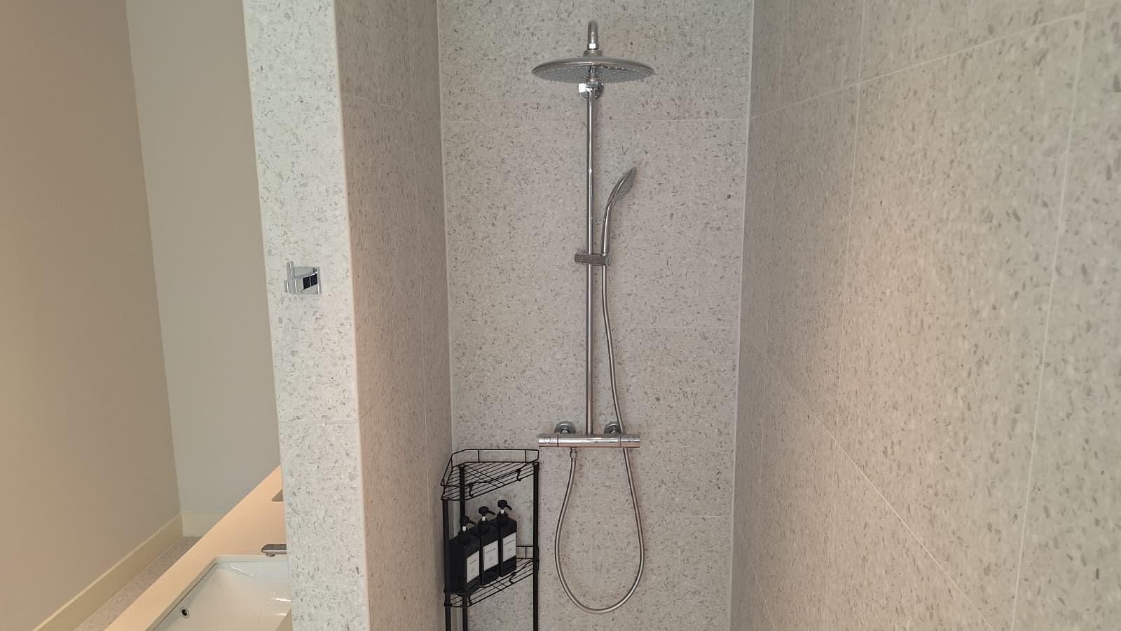 WEST END OFF WEST BAY ST