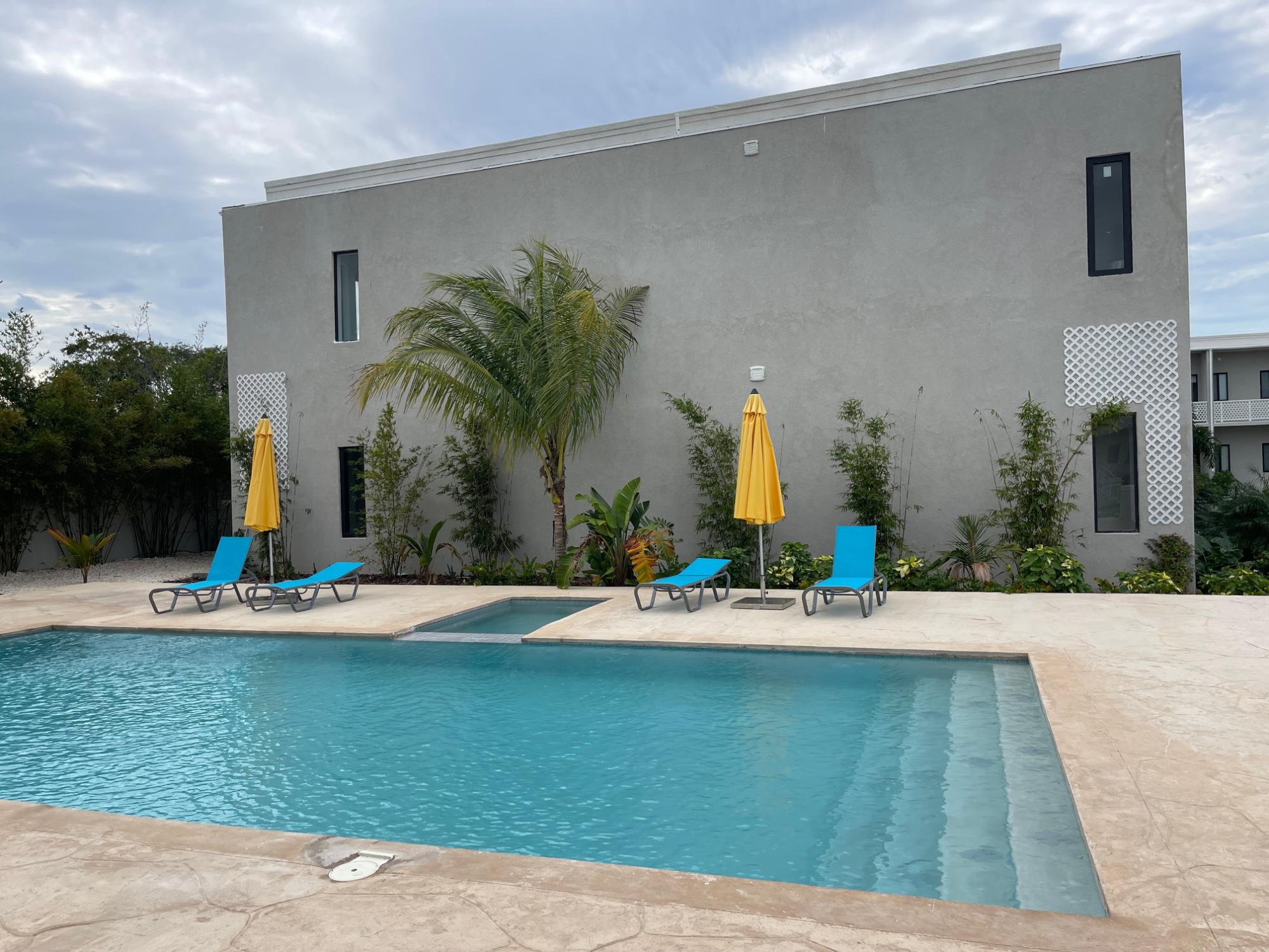 WEST END OFF WEST BAY ST