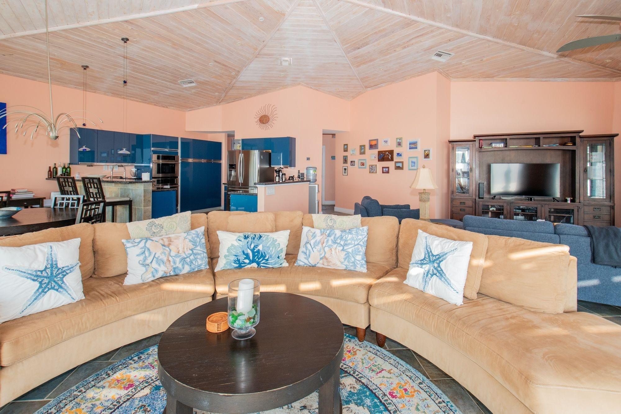 LAGUNA – CANAL HOME