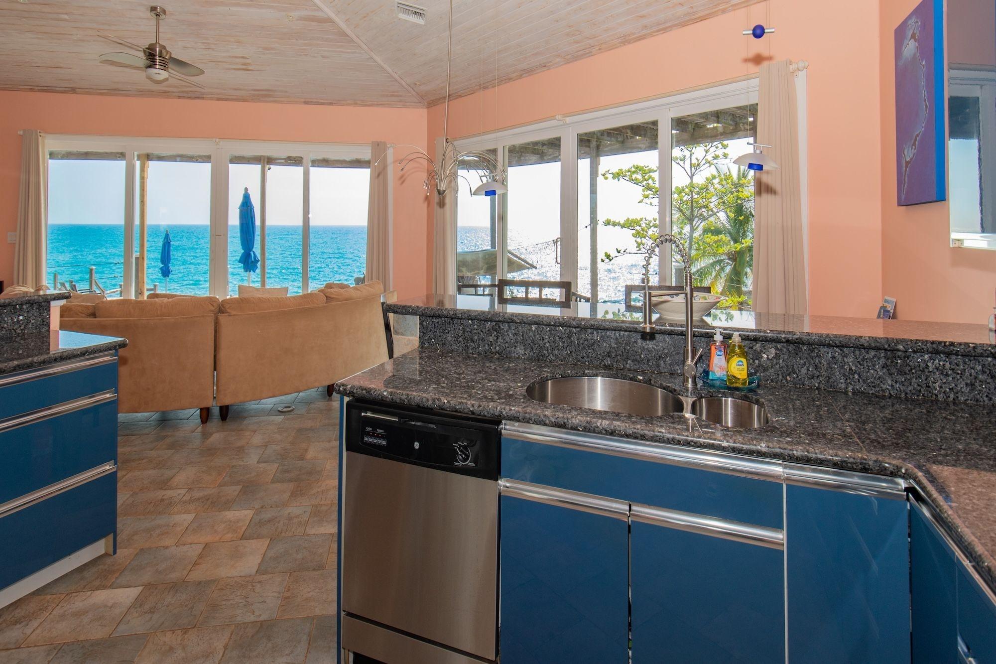 LAGUNA – CANAL HOME