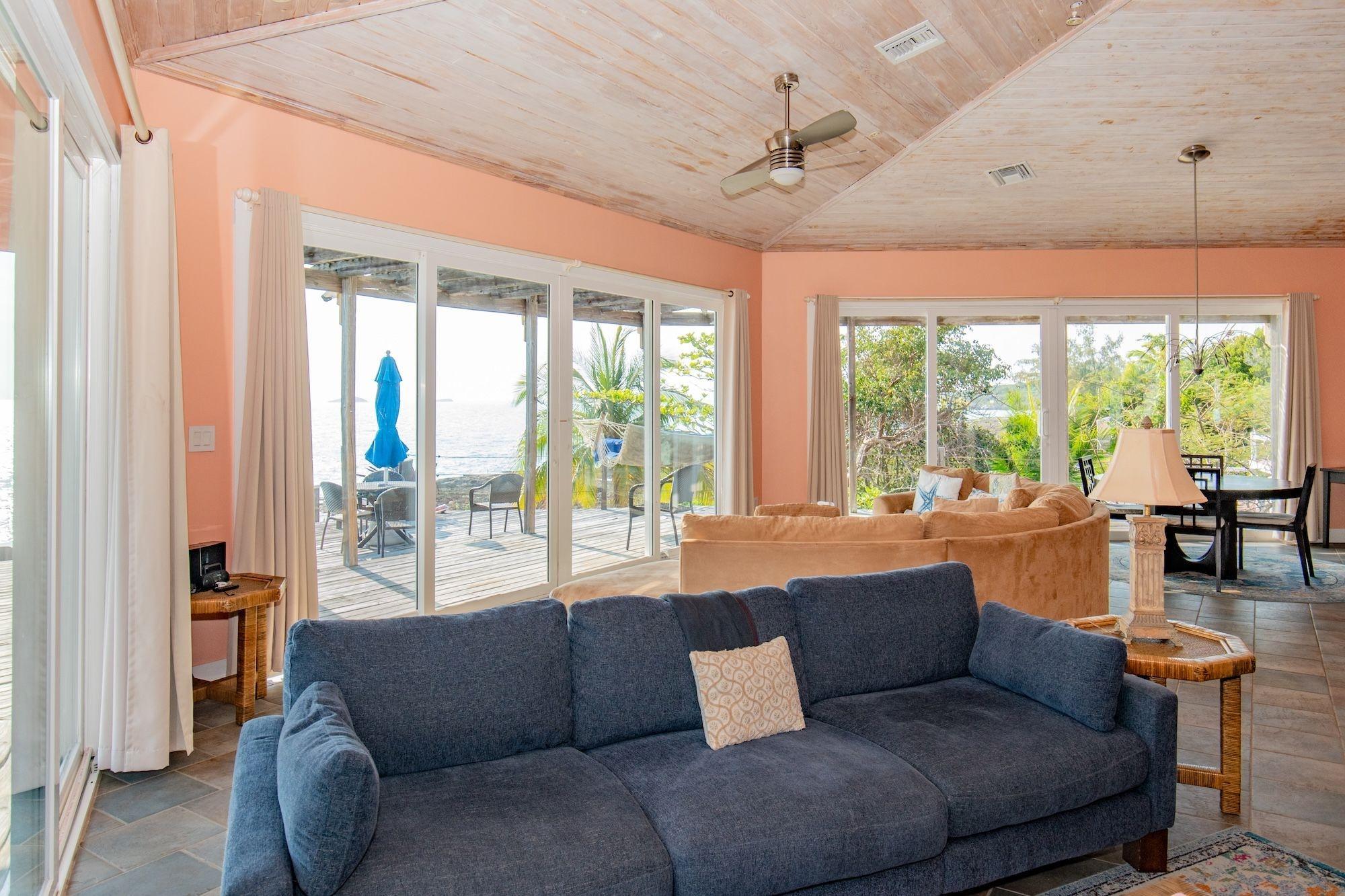 LAGUNA – CANAL HOME