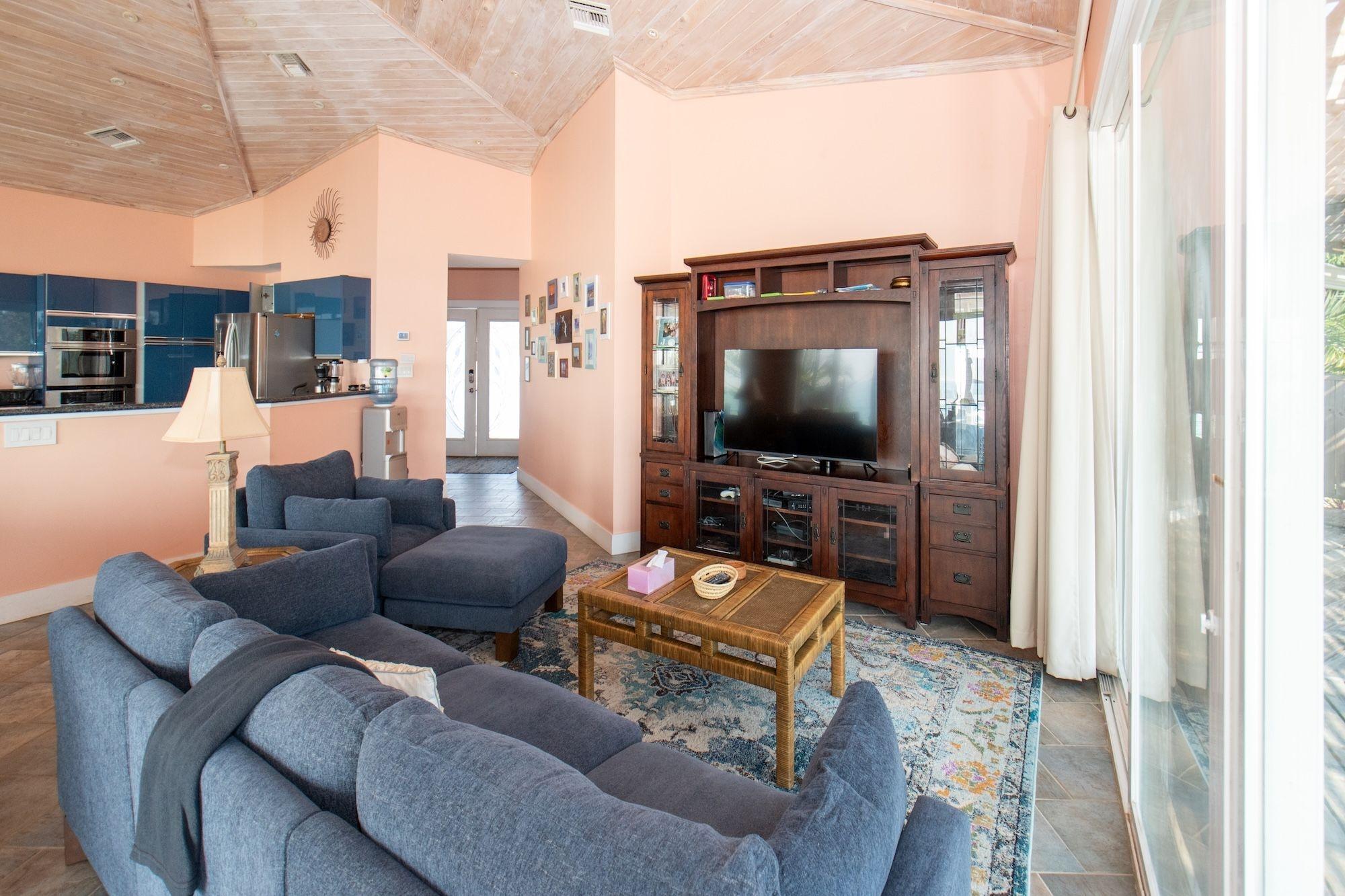 LAGUNA – CANAL HOME