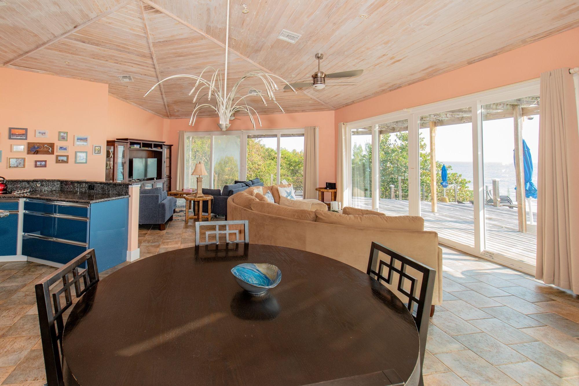LAGUNA – CANAL HOME