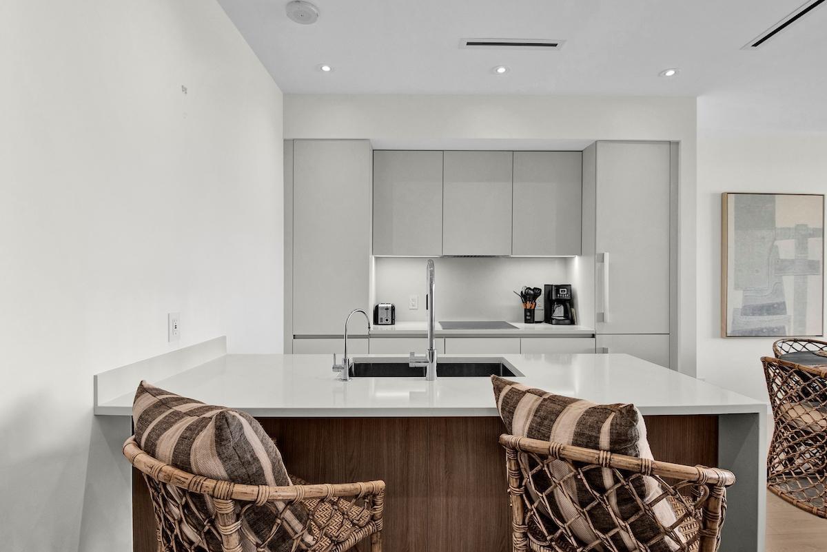 GOLDWYNN UNIT 222