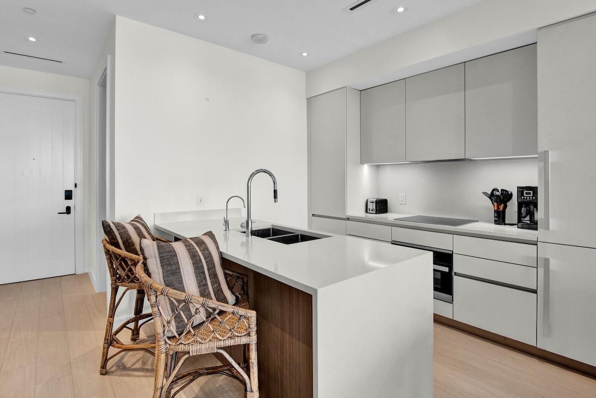 GOLDWYNN UNIT 222