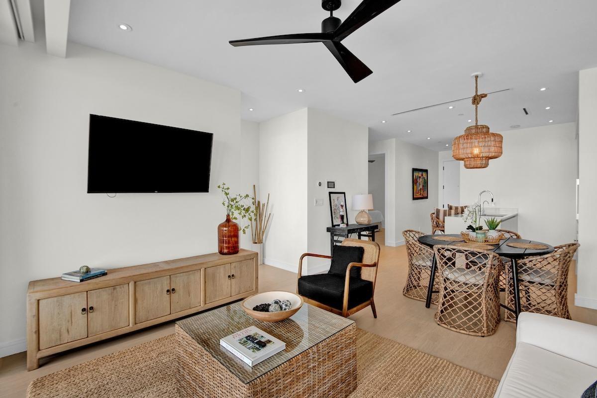 GOLDWYNN UNIT 222