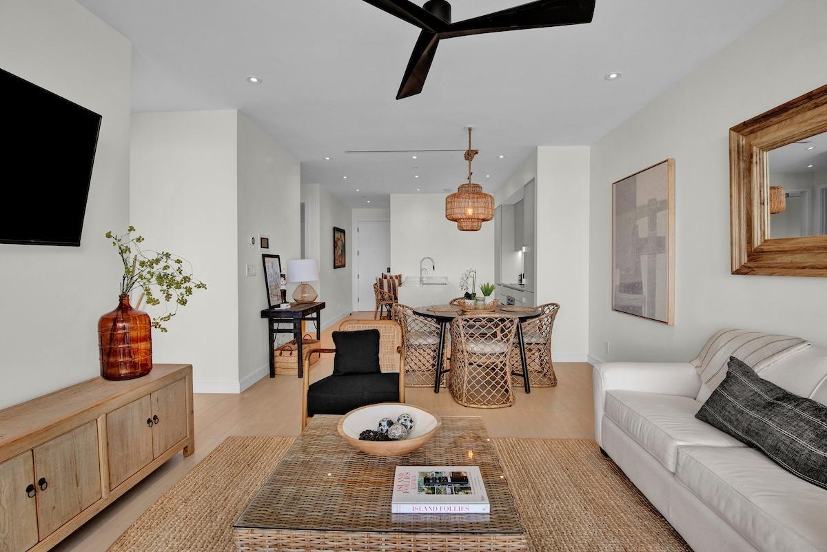 GOLDWYNN UNIT 222