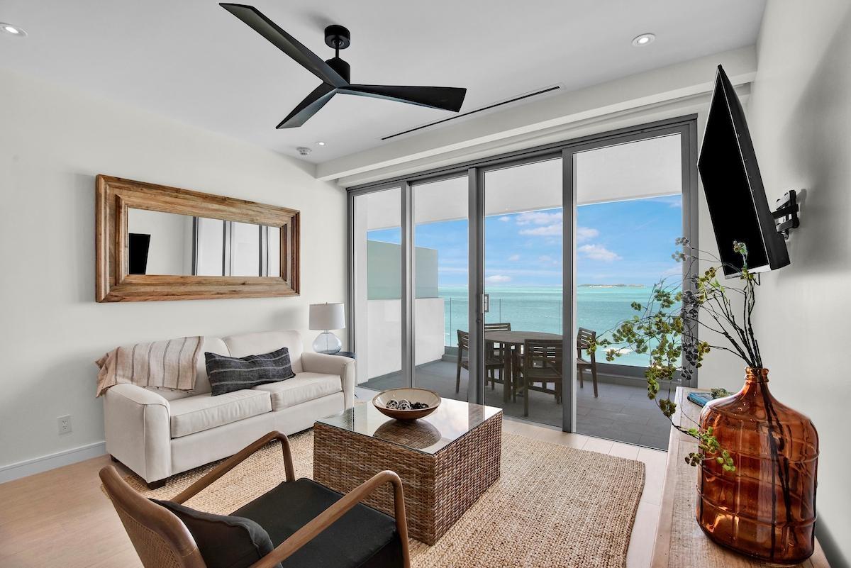 GOLDWYNN UNIT 222