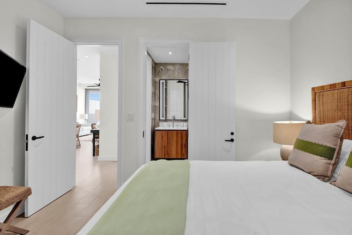 GOLDWYNN UNIT 222