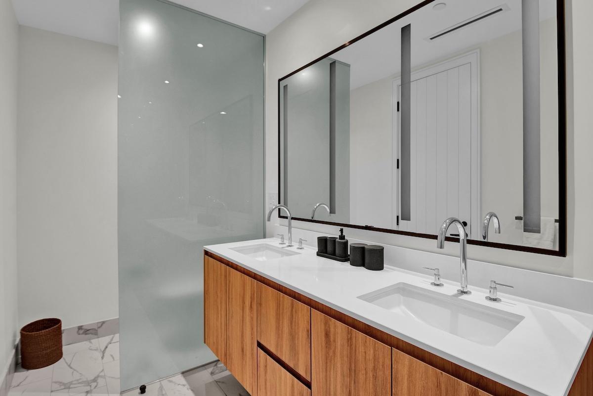 GOLDWYNN UNIT 222