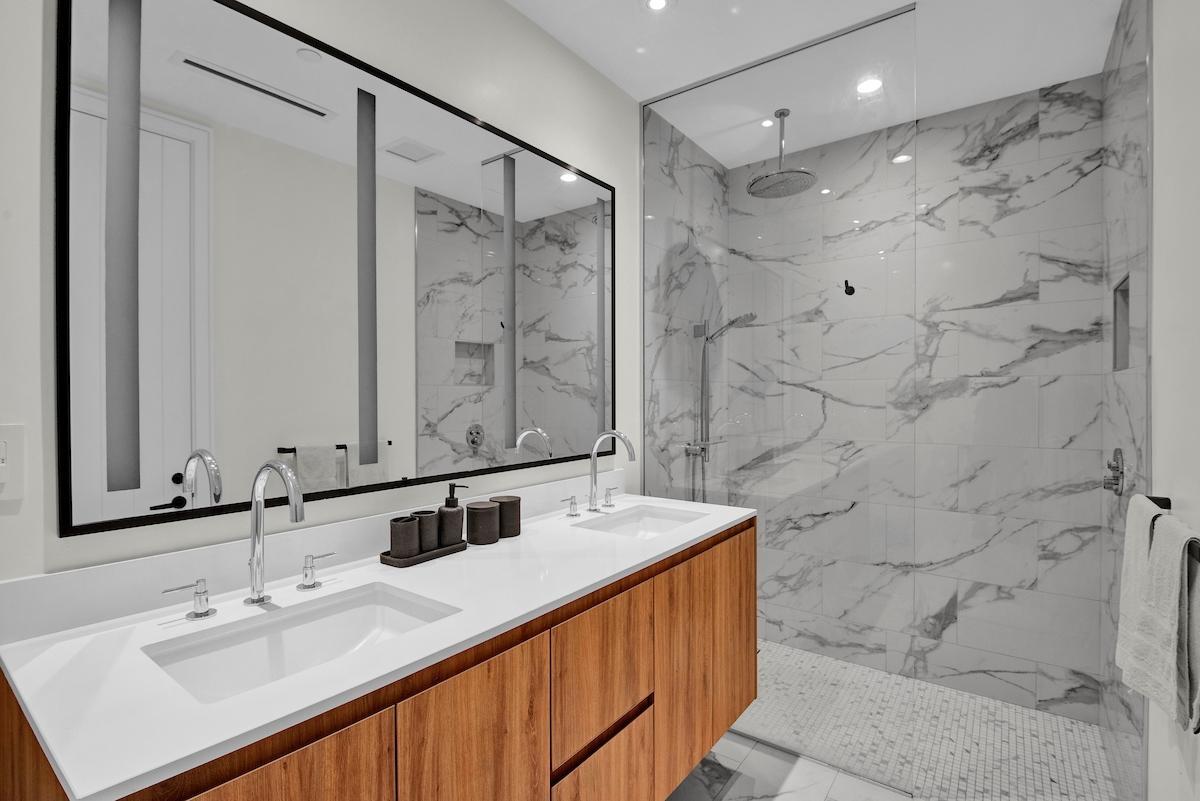 GOLDWYNN UNIT 222
