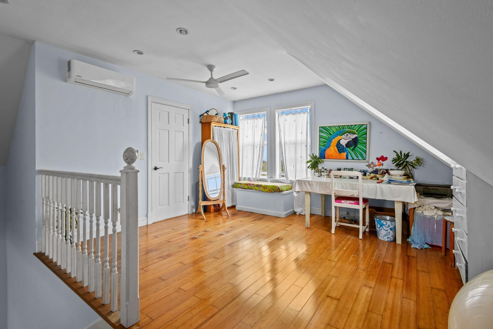 AUNTIE COTTAGE