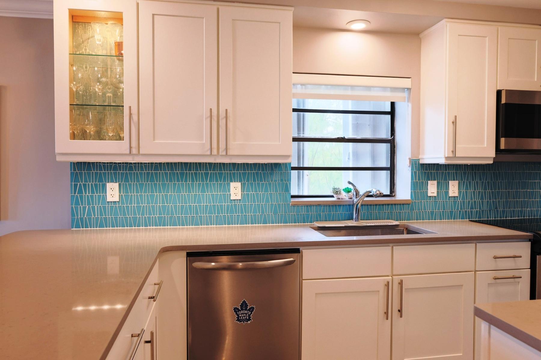 SILVERPOINT CONDO