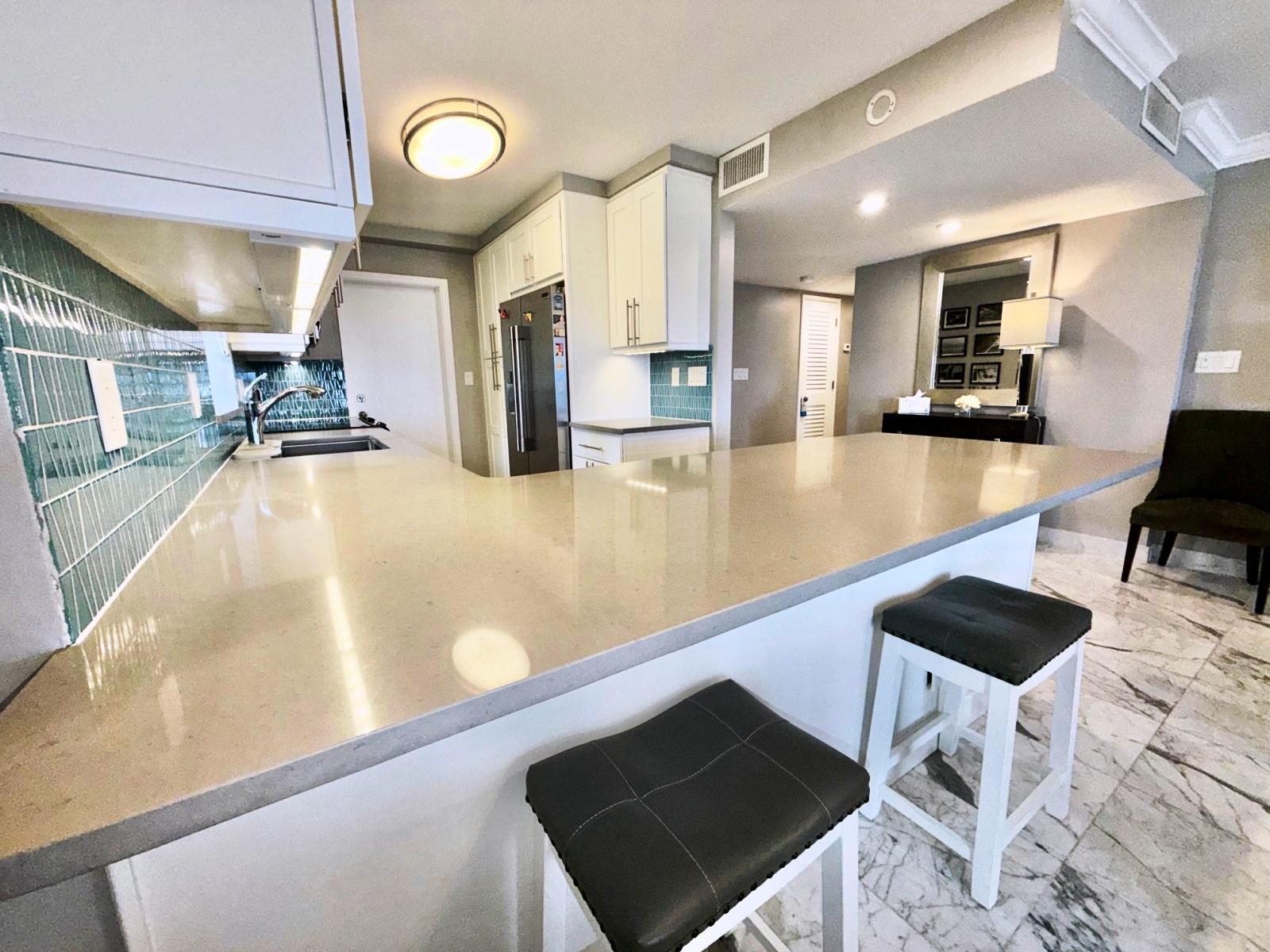 SILVERPOINT CONDO
