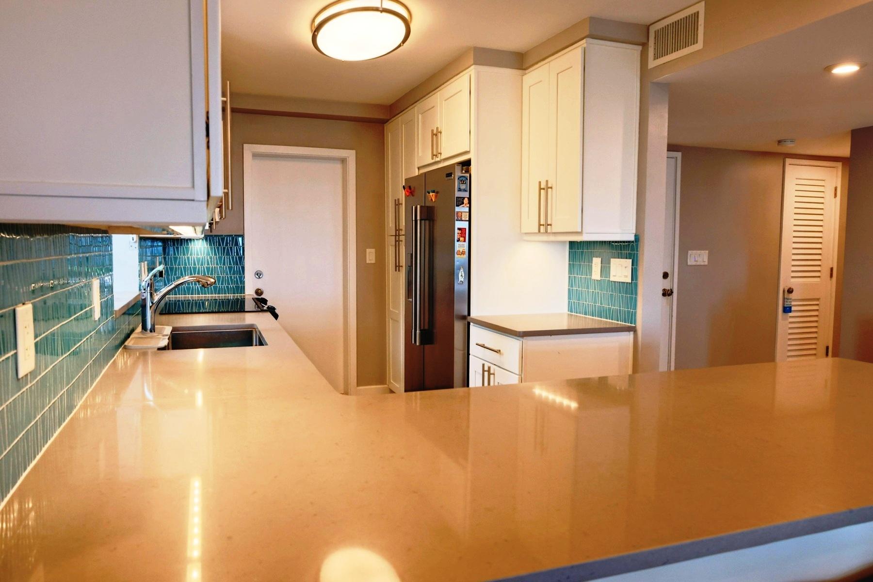 SILVERPOINT CONDO