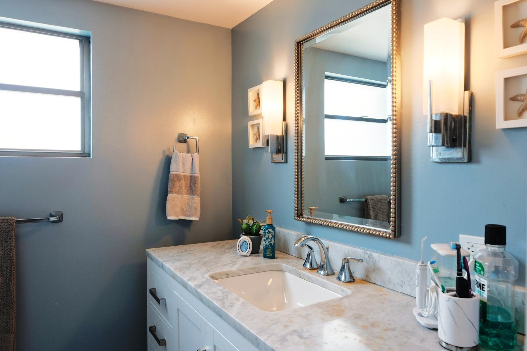 SILVERPOINT CONDO