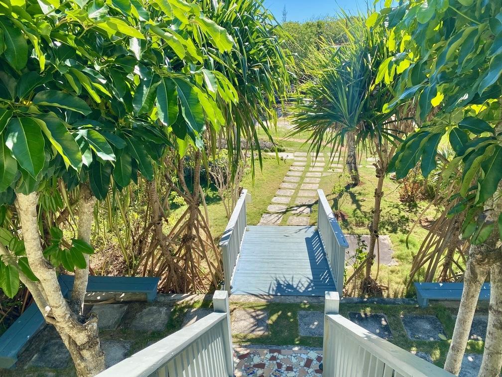 PINEAPPLE FIELDS