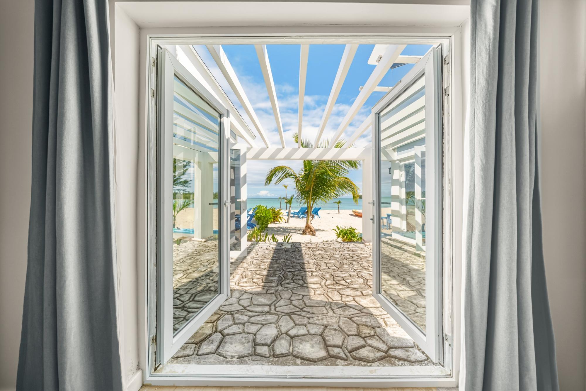 PLEASANT HARBOR, ANDROS