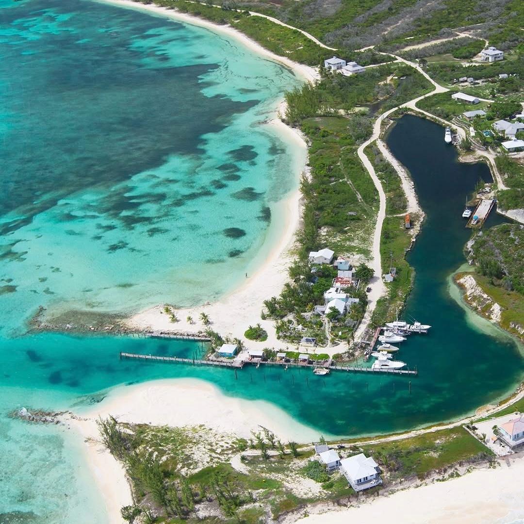 SANDY POINT, RUM CAY