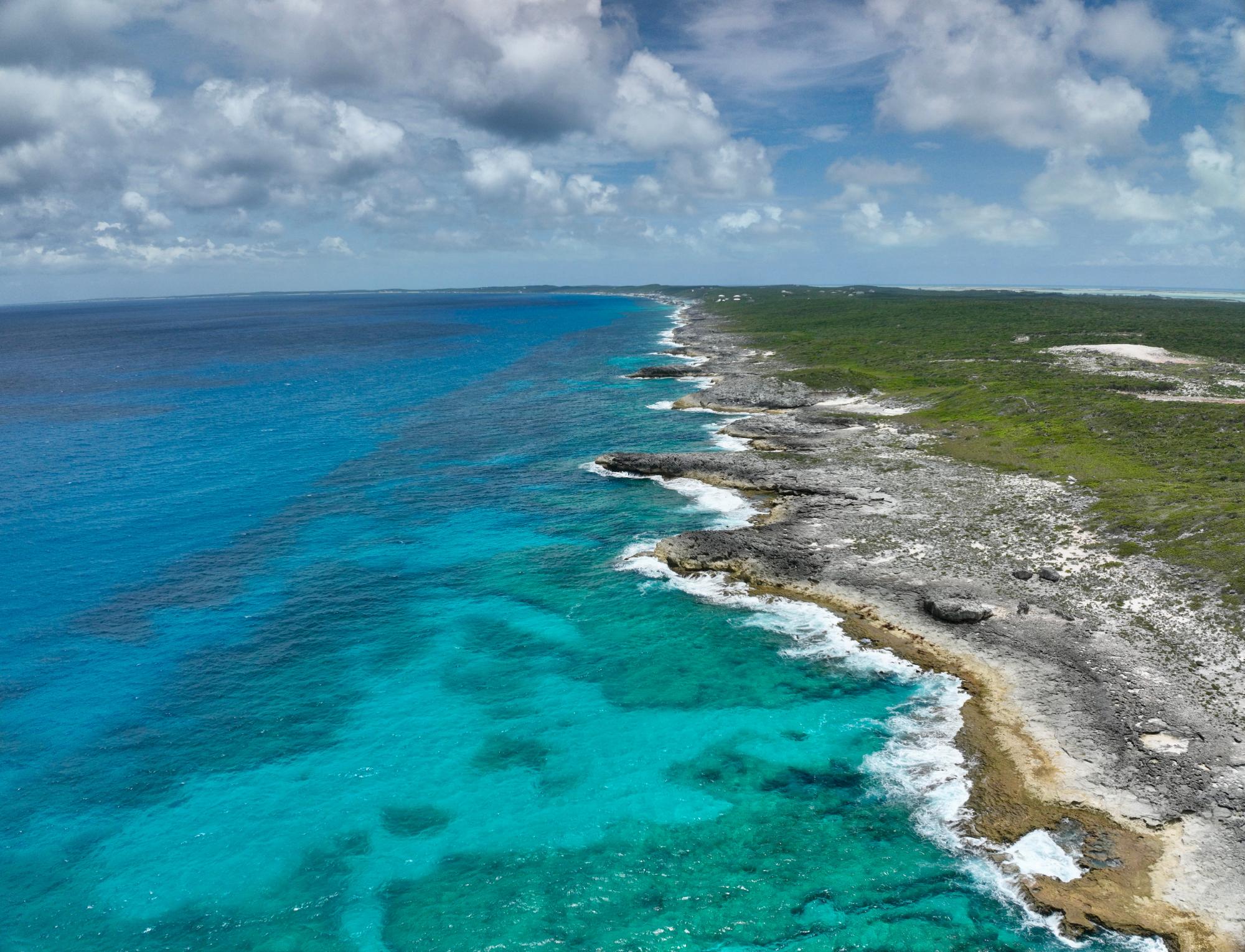 DEADMANS CAY
