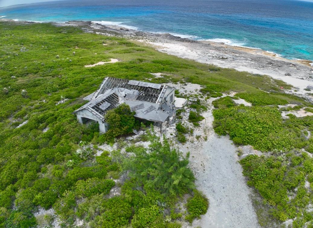 DEADMANS CAY