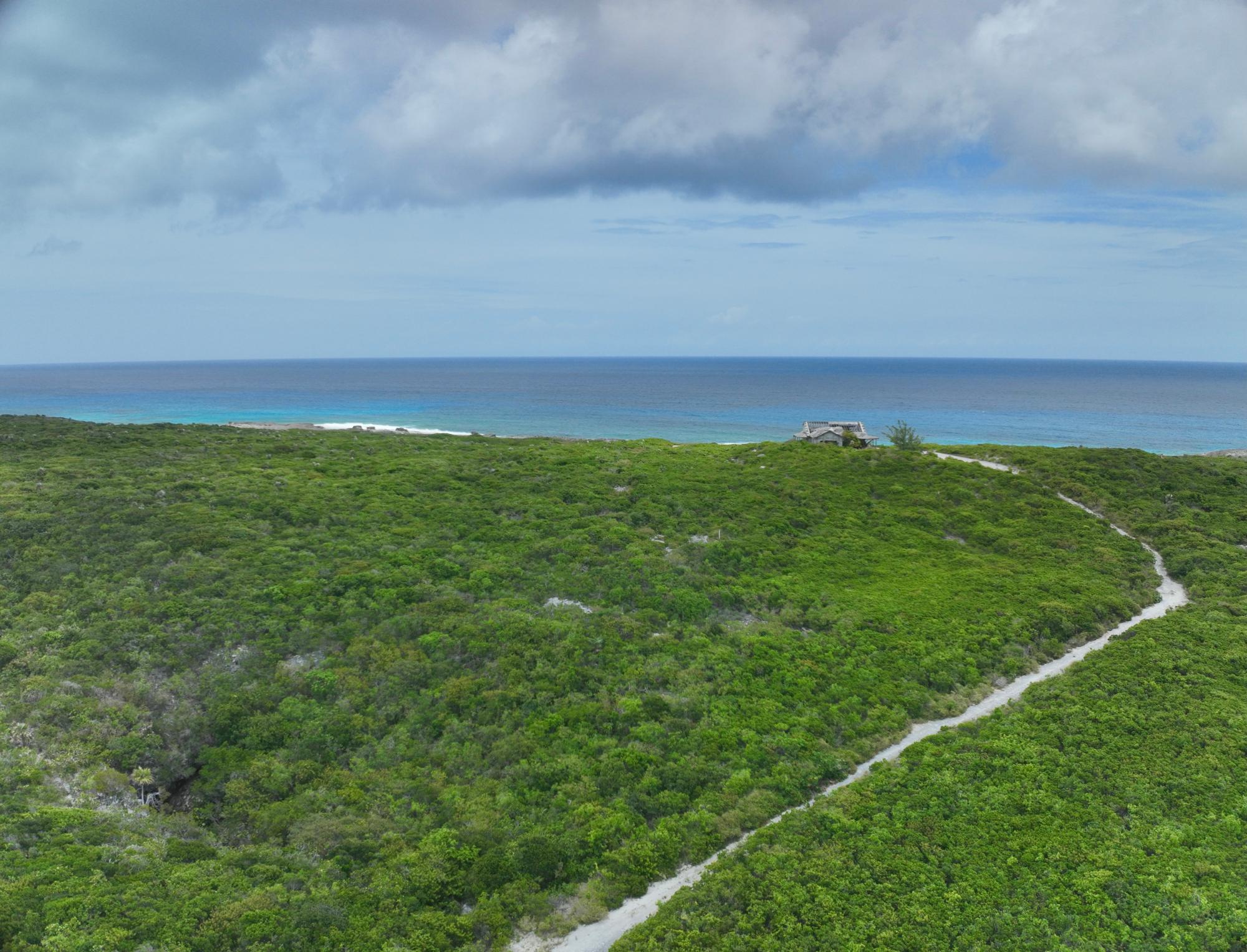DEADMANS CAY