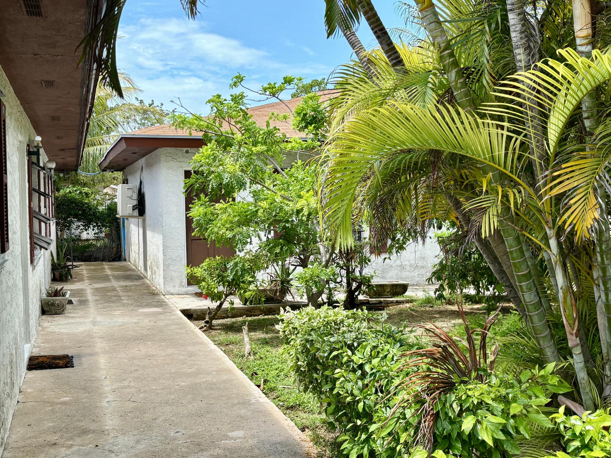 Colony Close Fourplx