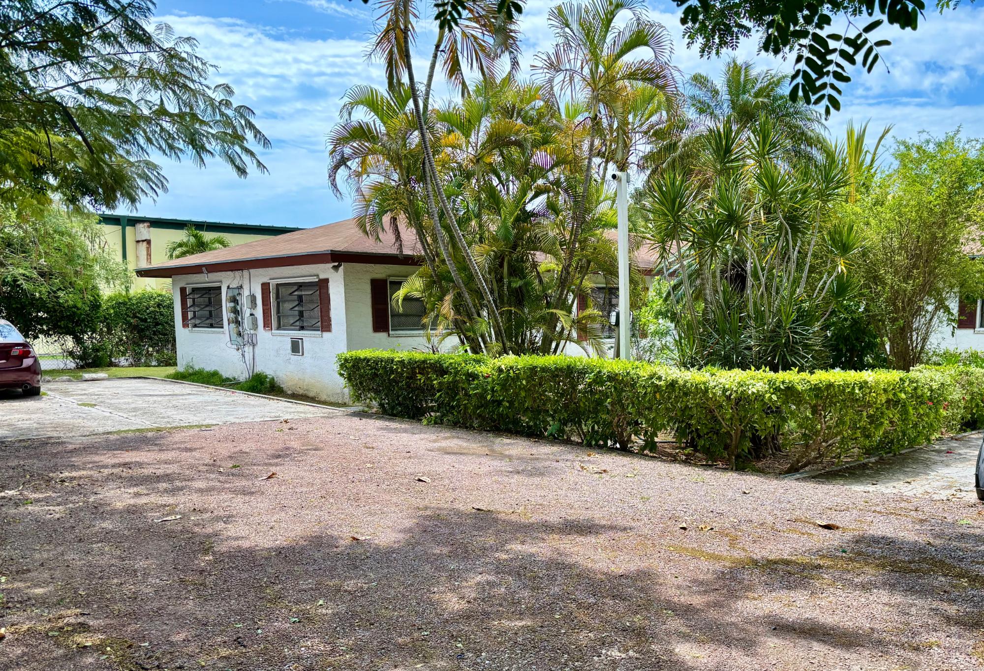 Colony Close Fourplx