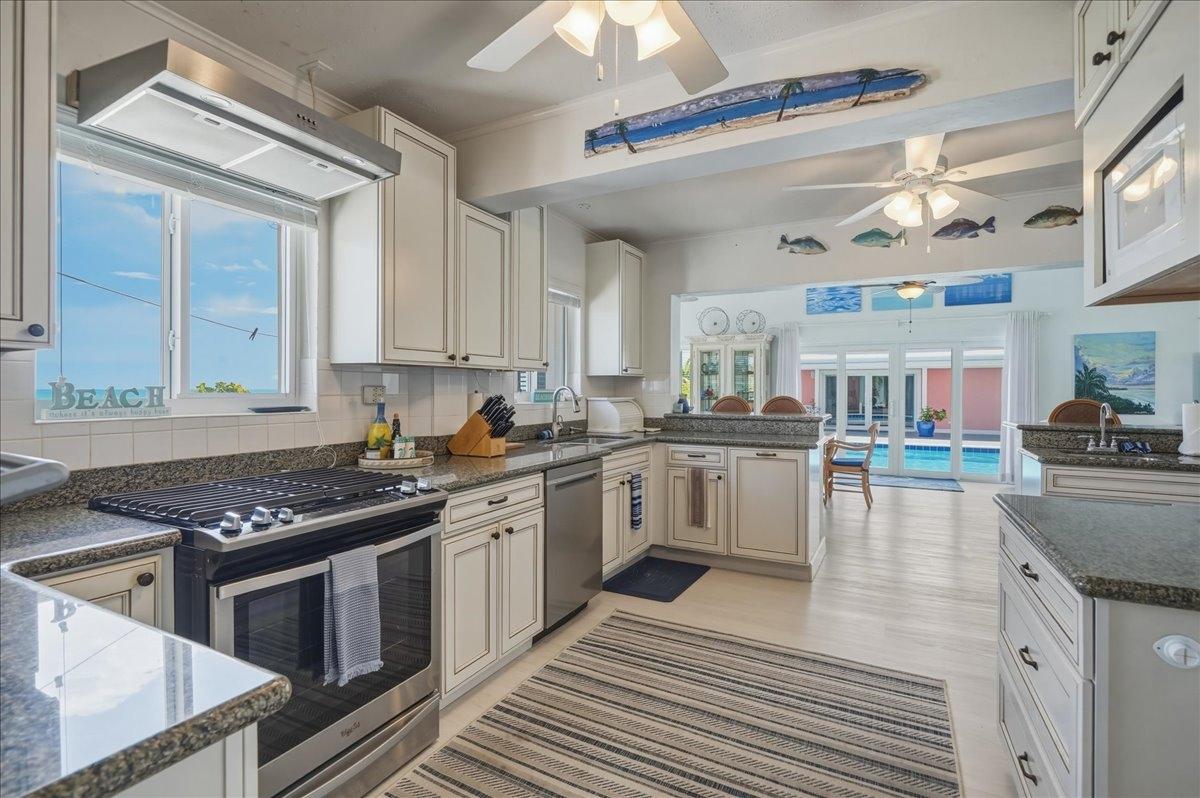 FOUR WINDS BEACH HOUSE