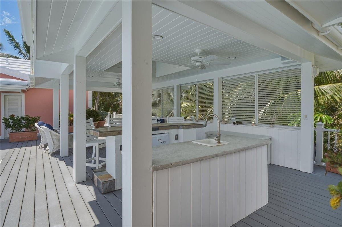FOUR WINDS BEACH HOUSE