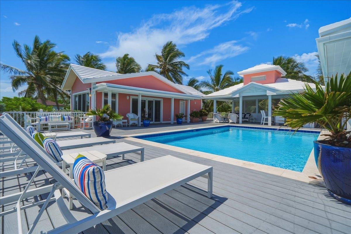FOUR WINDS BEACH HOUSE