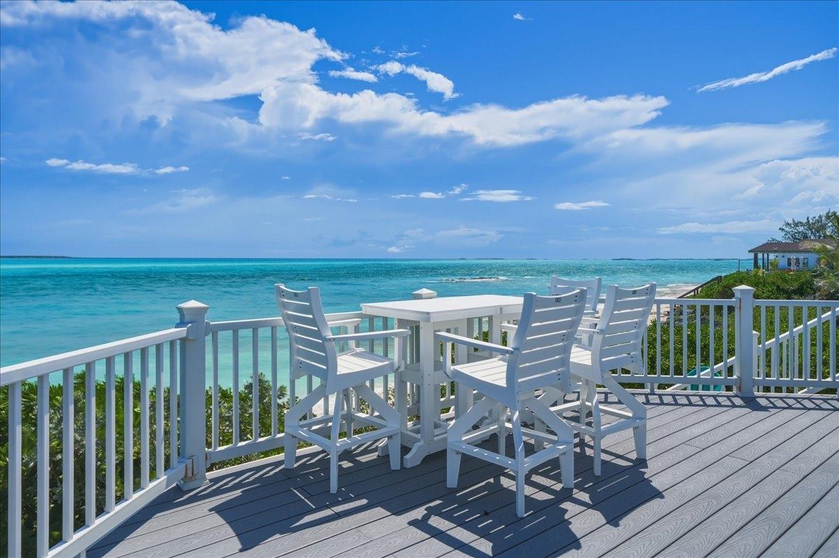 FOUR WINDS BEACH HOUSE