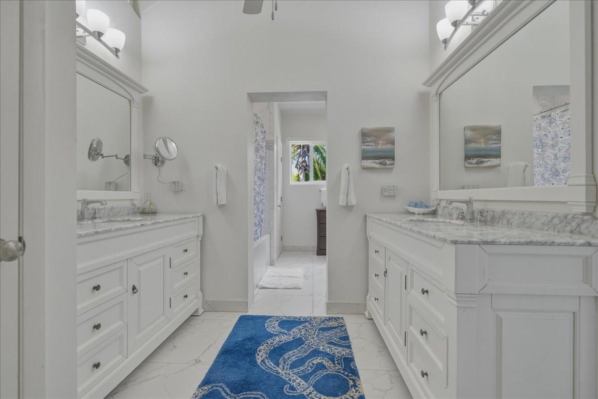 FOUR WINDS BEACH HOUSE