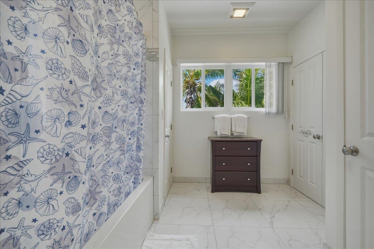 FOUR WINDS BEACH HOUSE