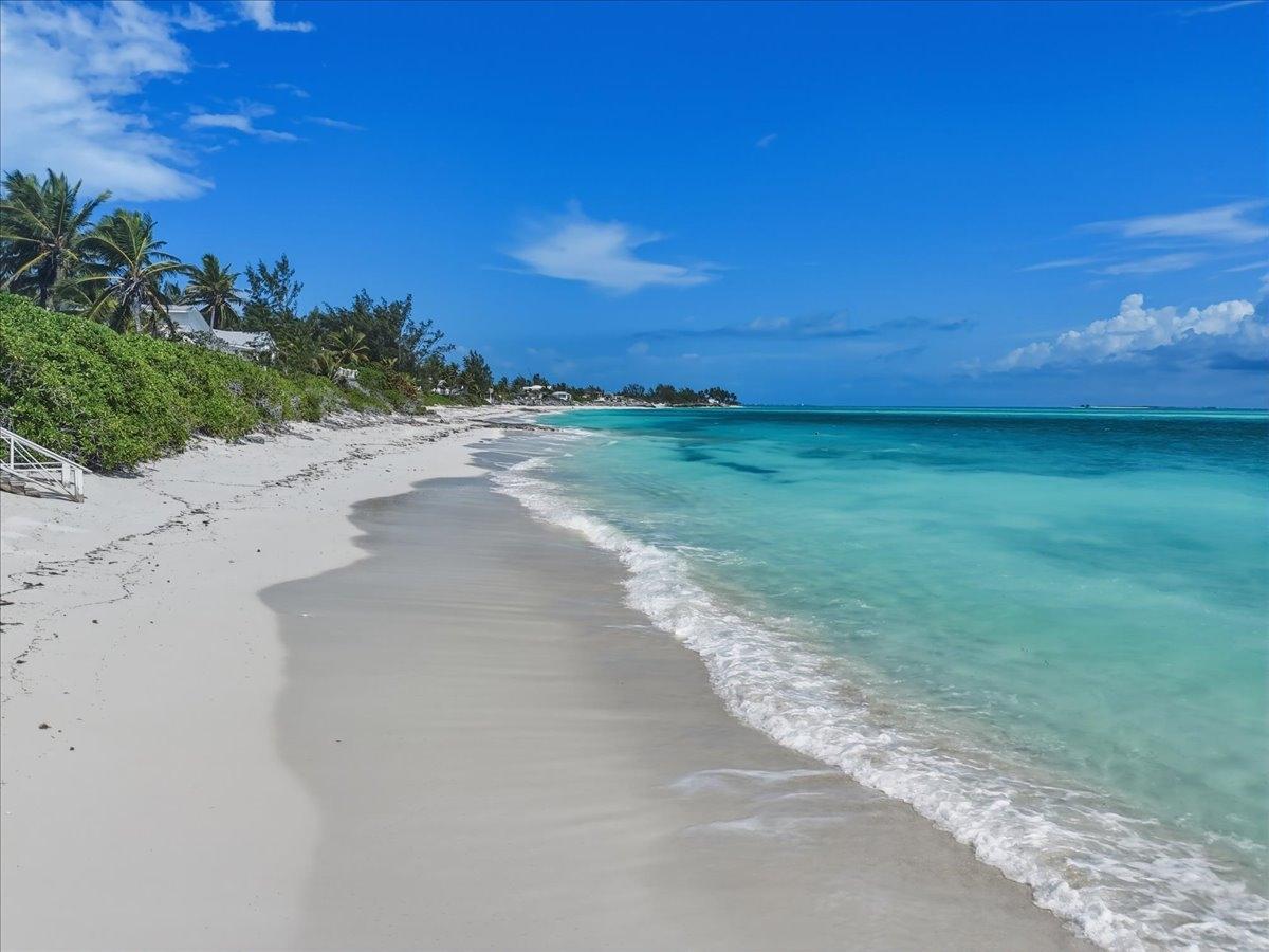 FOUR WINDS BEACH HOUSE