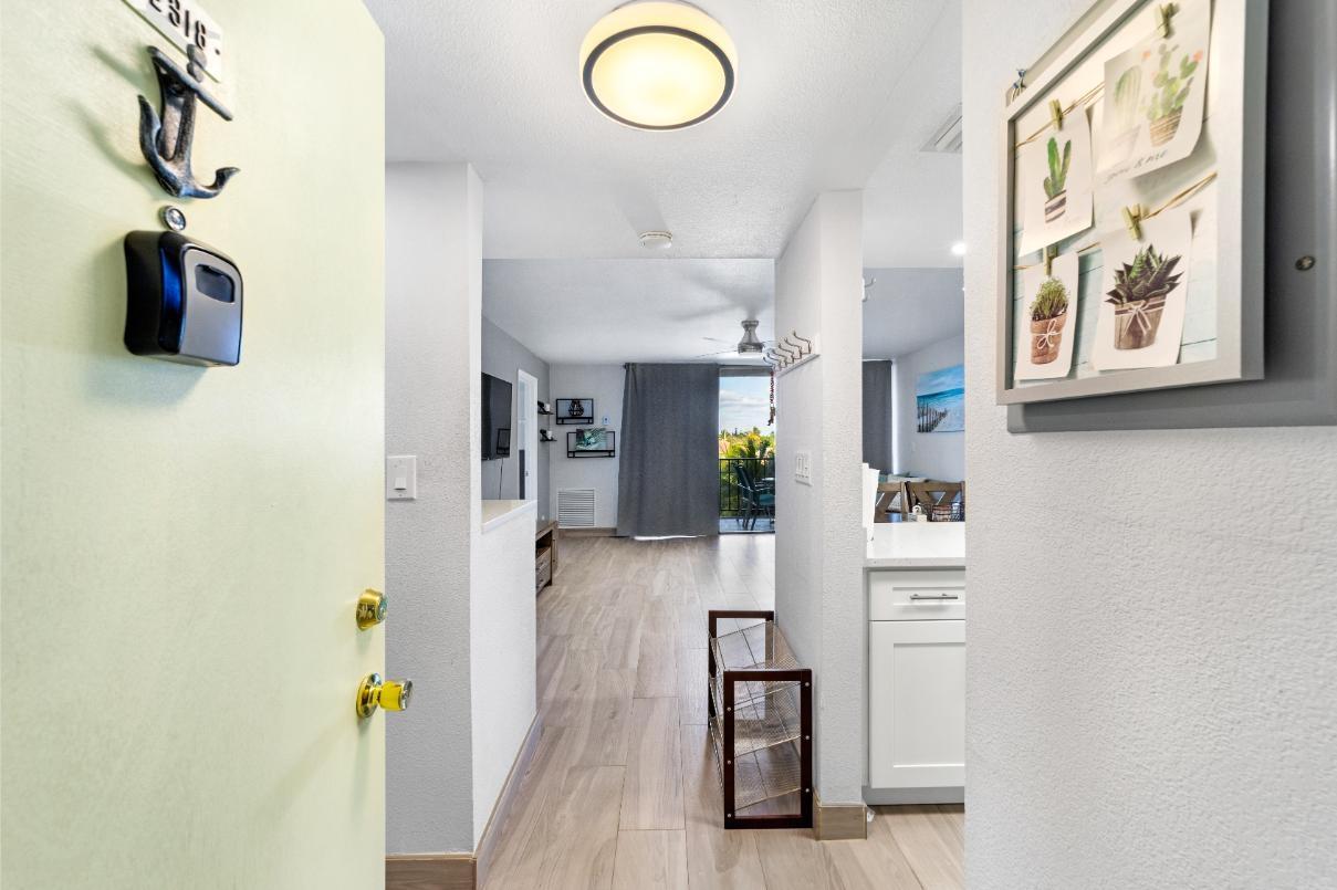 CORAL BEACH APARTMENT