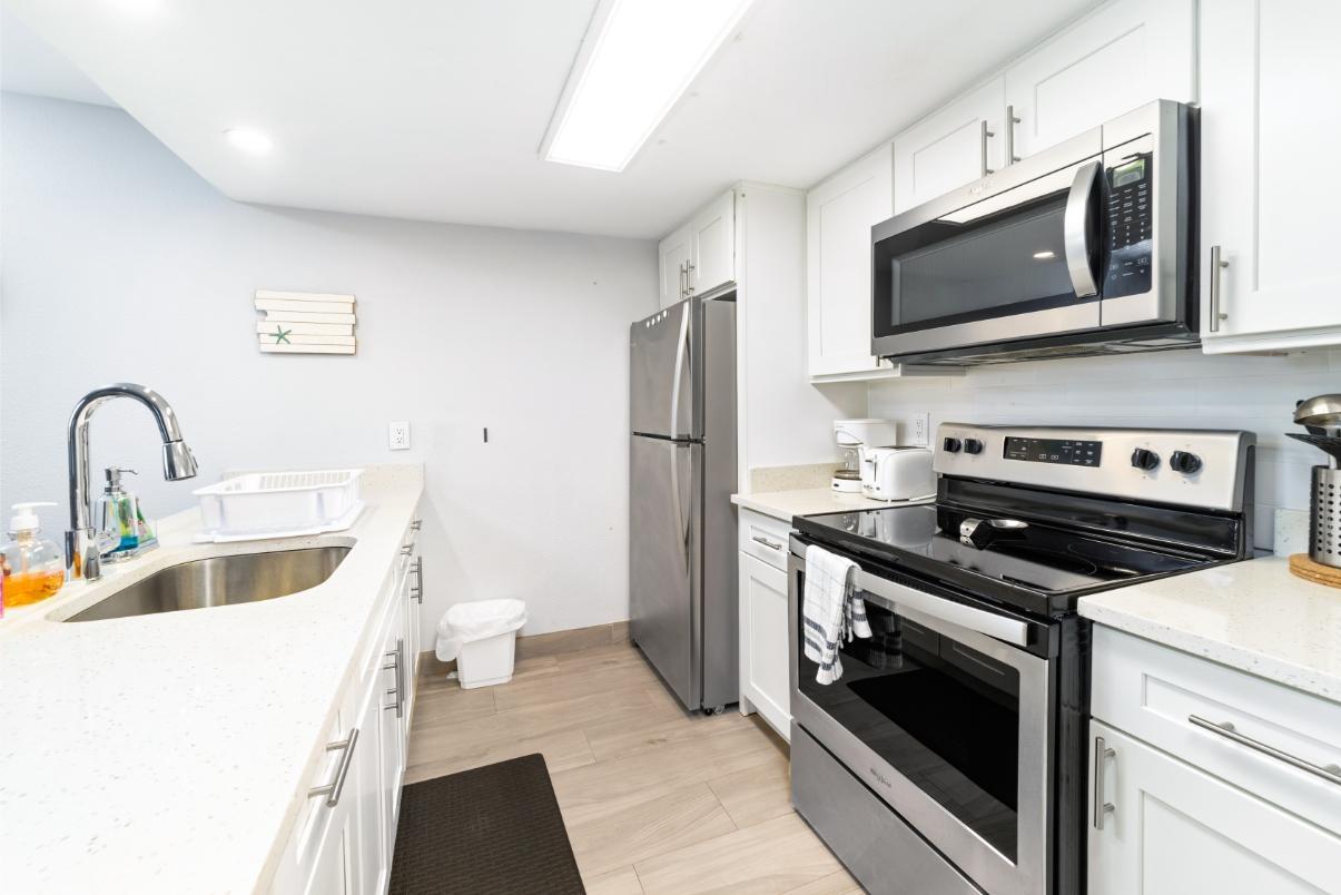 CORAL BEACH APARTMENT