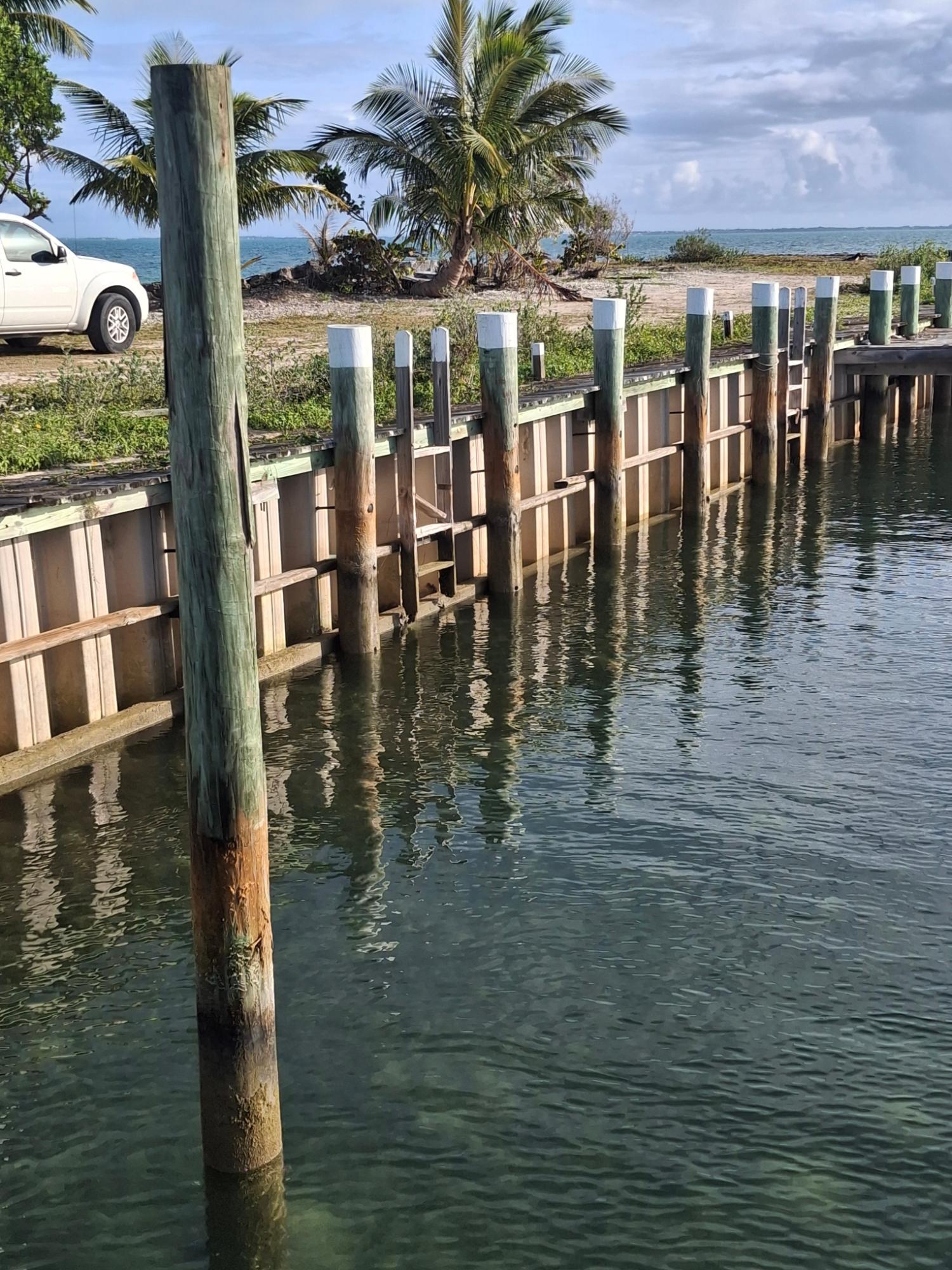 PELICAN SHORES