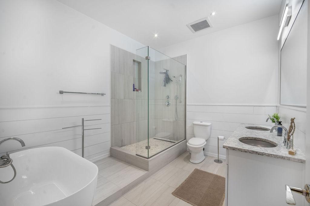 THE OCEANVIEW CONDOMINIUM