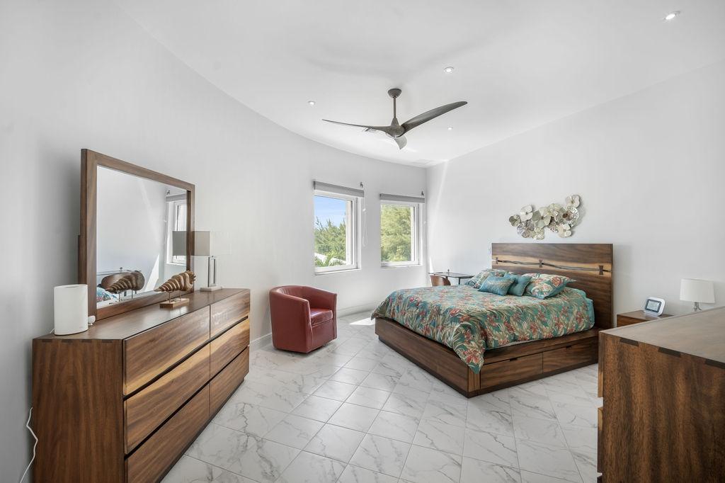 THE OCEANVIEW CONDOMINIUM