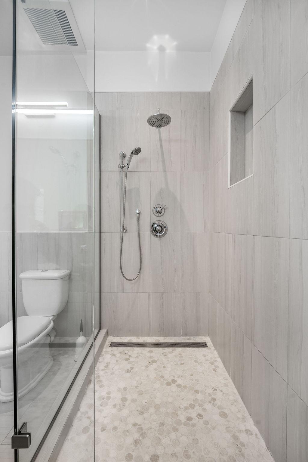 THE OCEANVIEW CONDOMINIUM