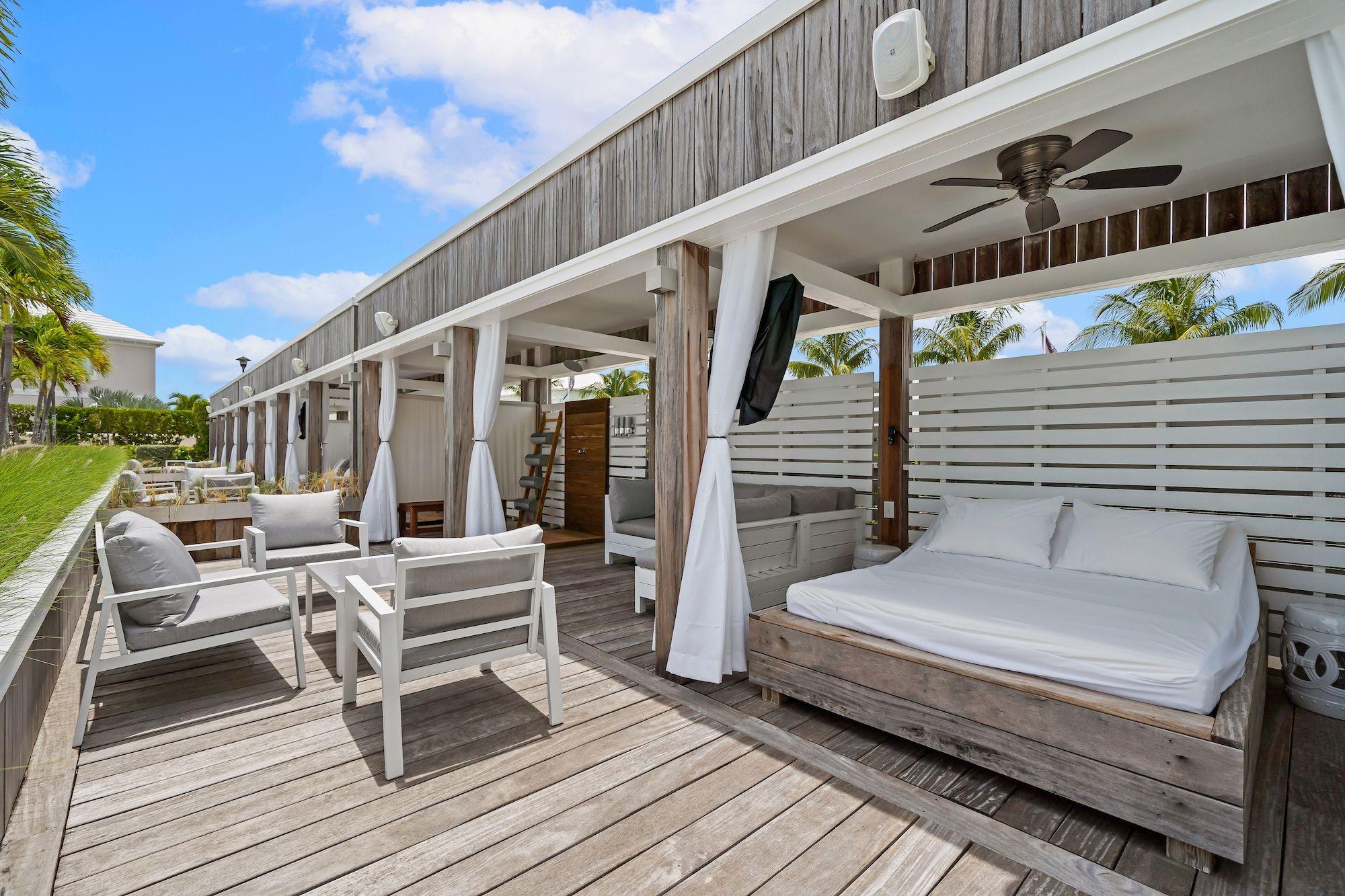 PALM CAY LOT