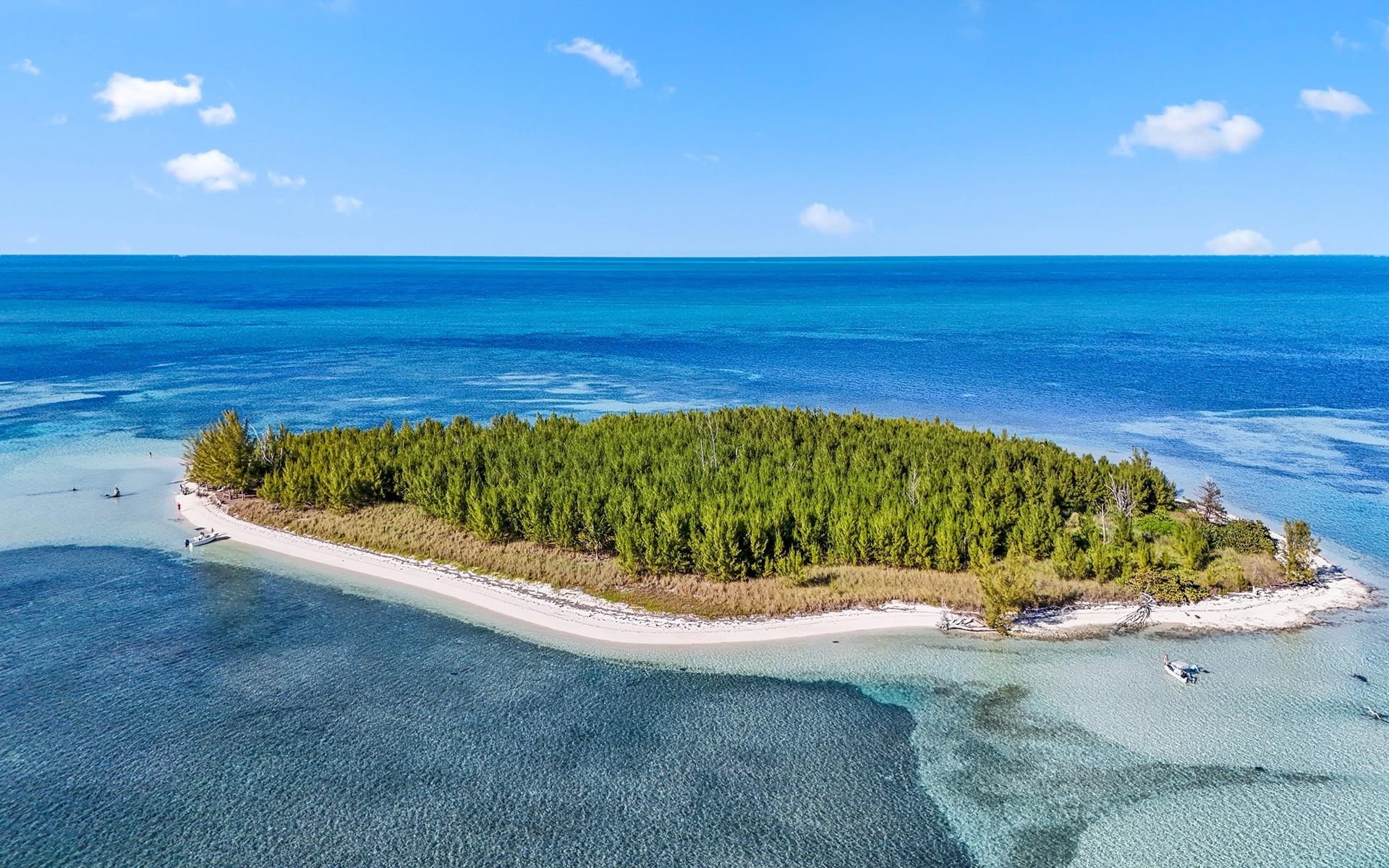 SANDY CAY, PRIVATE ISLAND