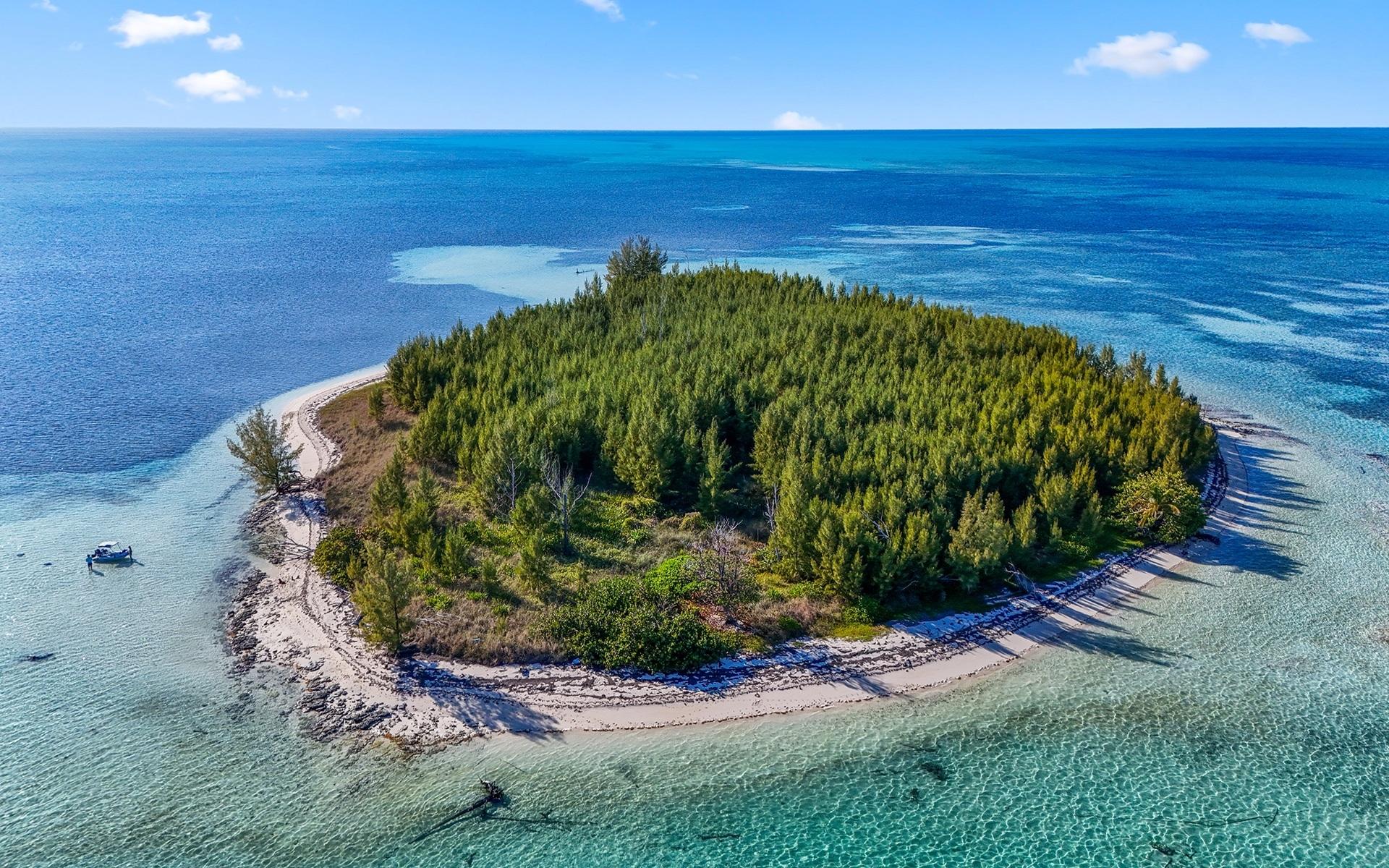 SANDY CAY, PRIVATE ISLAND