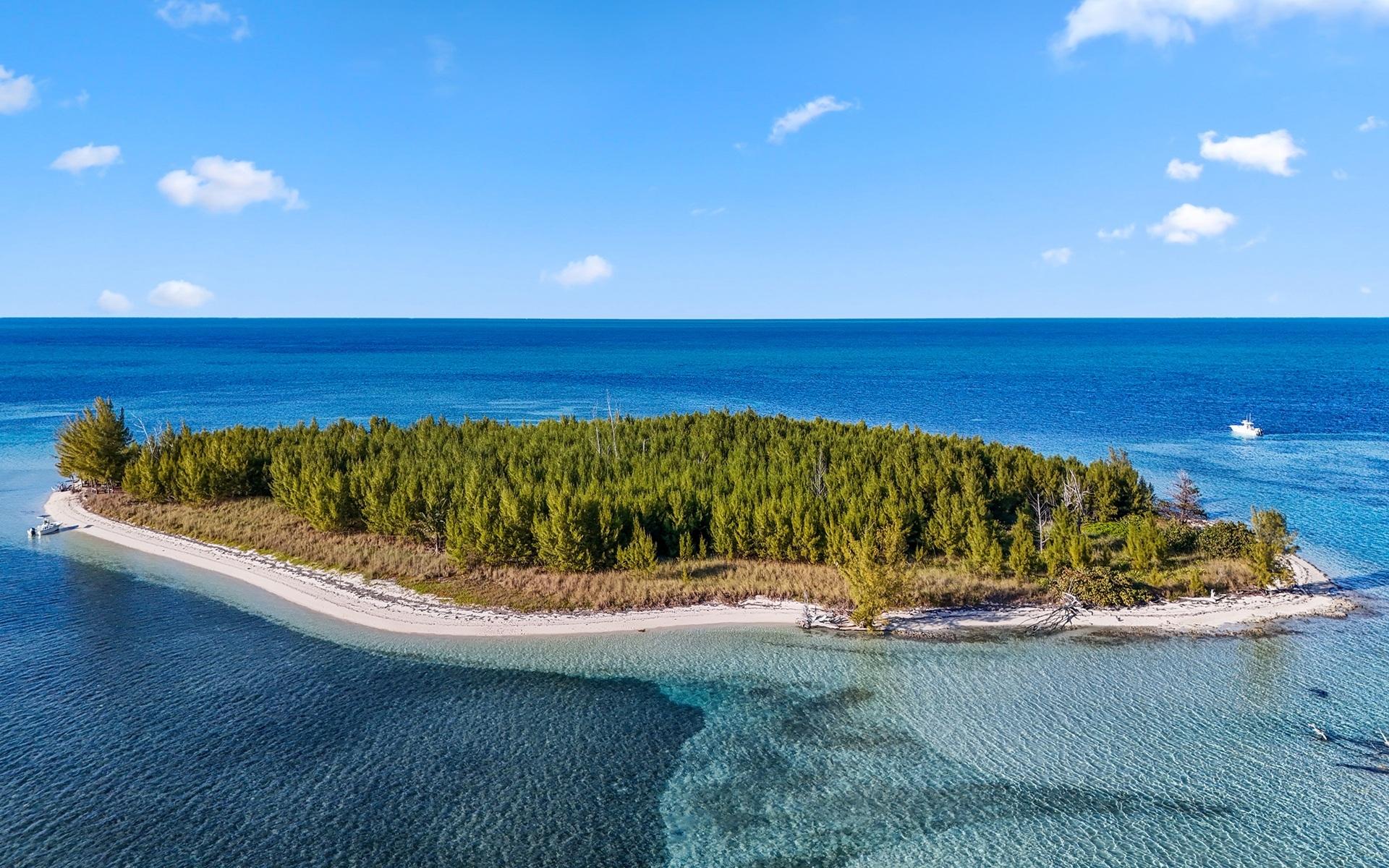 SANDY CAY, PRIVATE ISLAND
