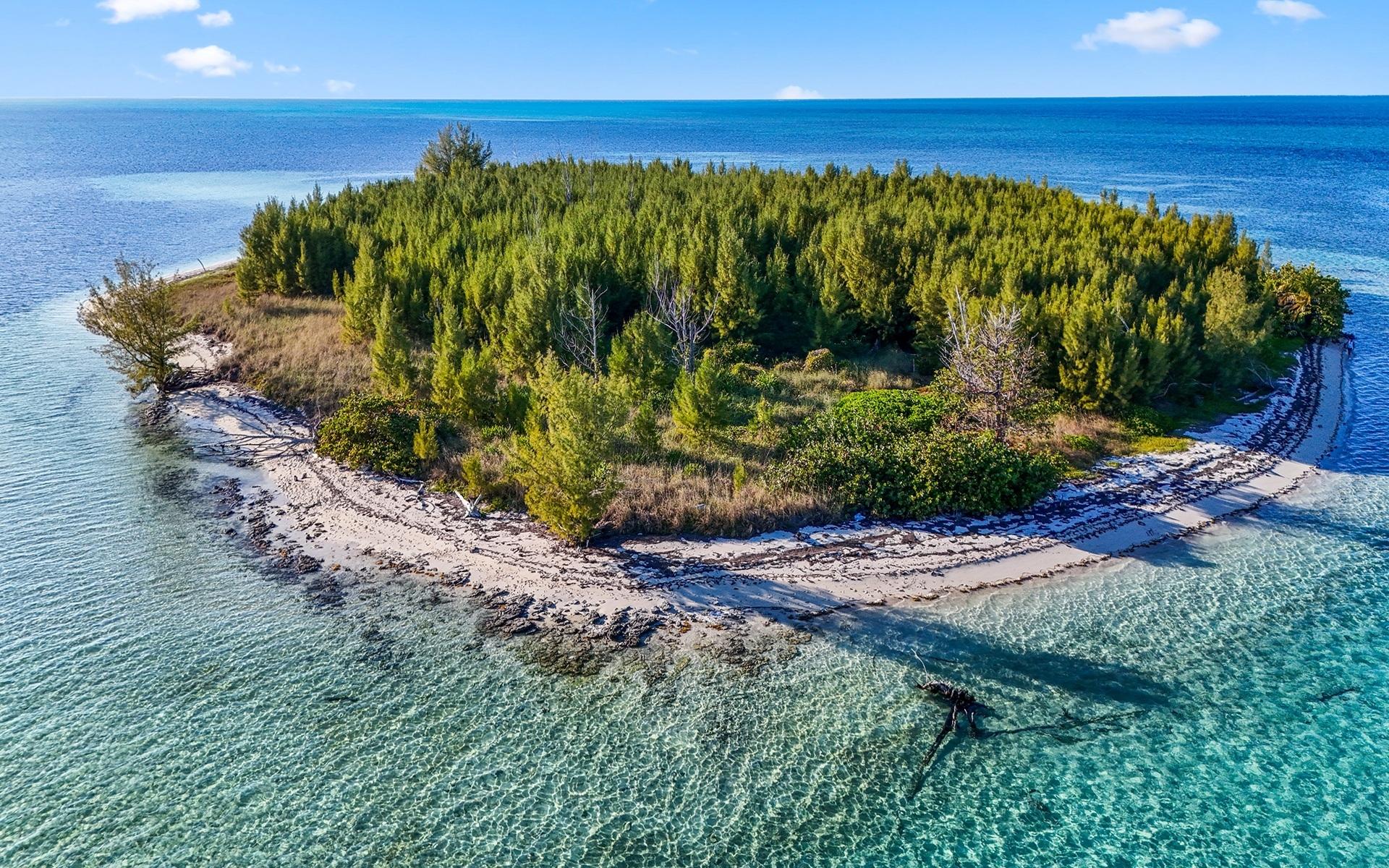 SANDY CAY, PRIVATE ISLAND
