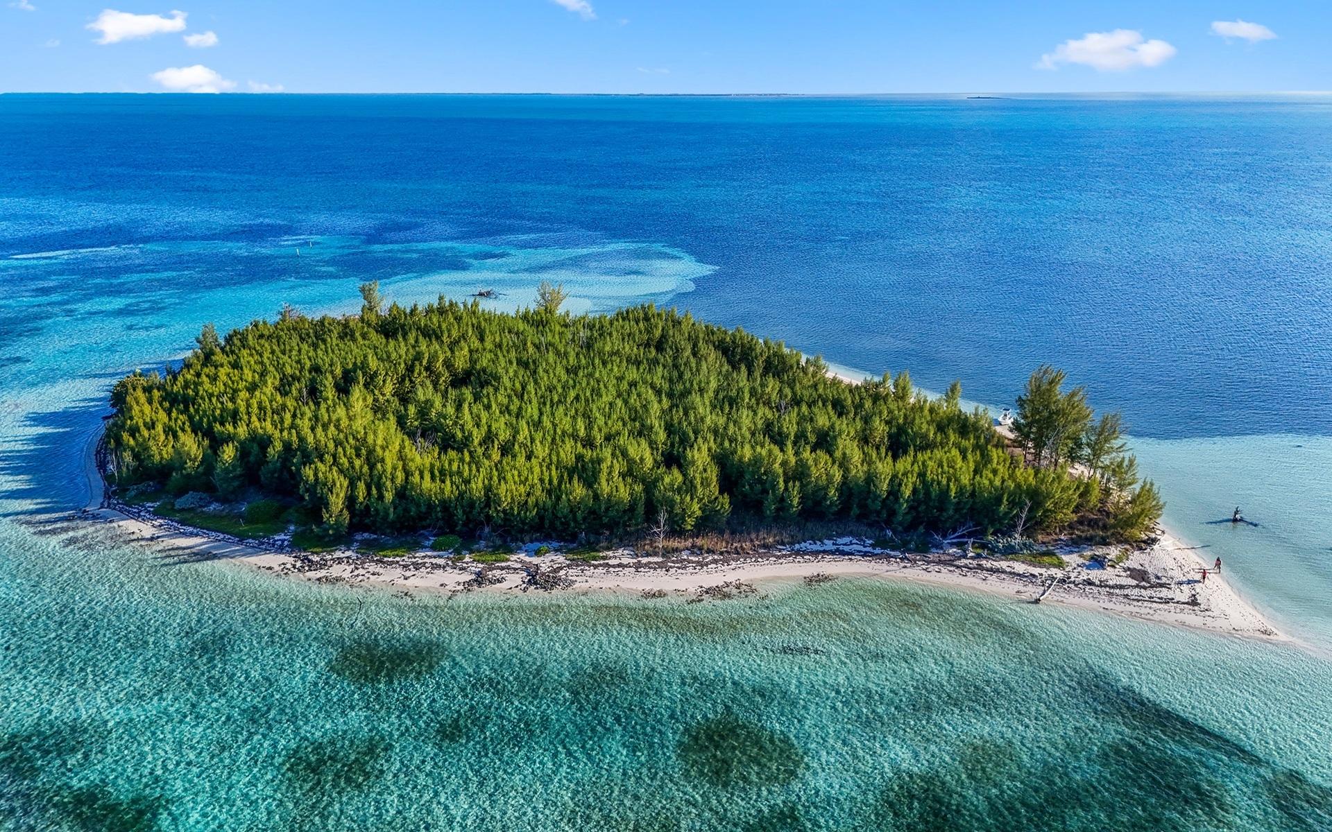 SANDY CAY, PRIVATE ISLAND