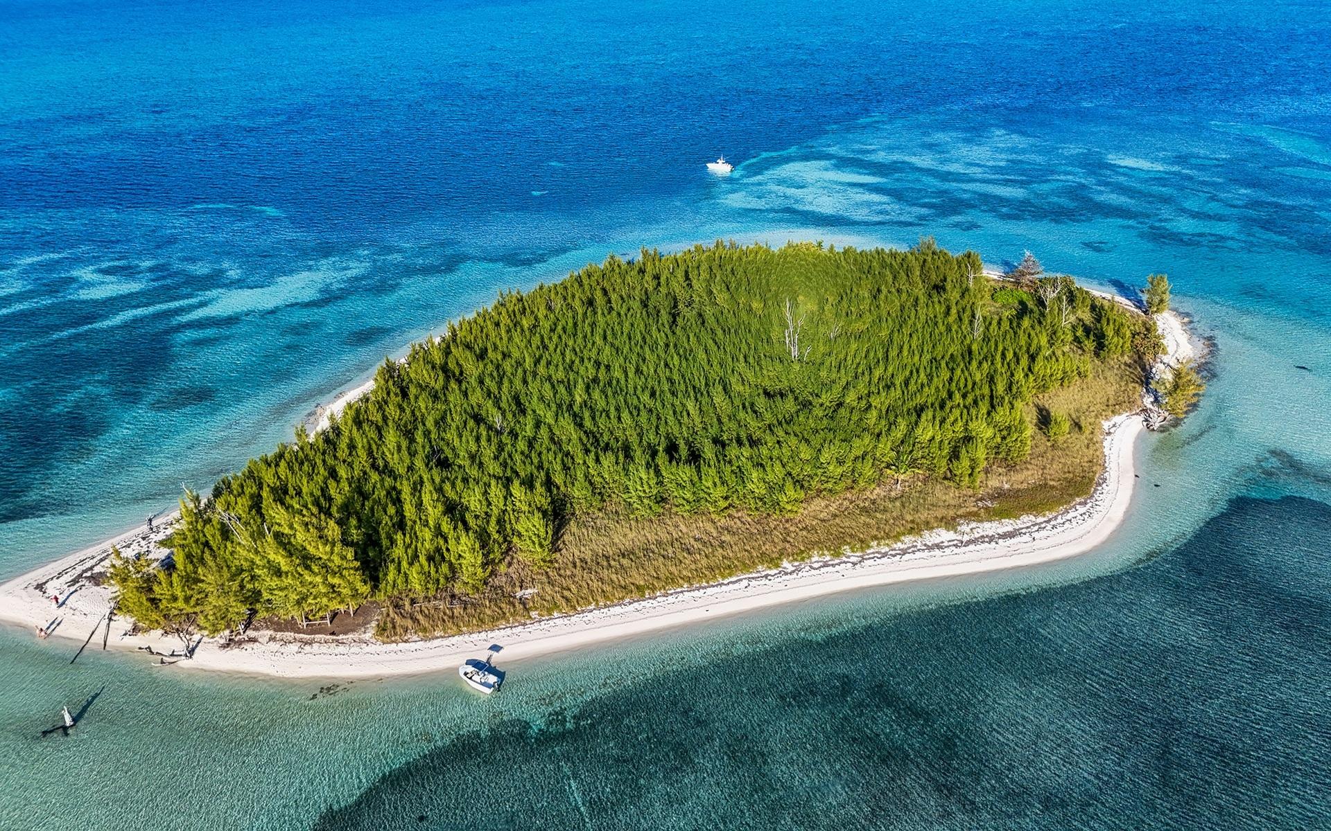 SANDY CAY, PRIVATE ISLAND