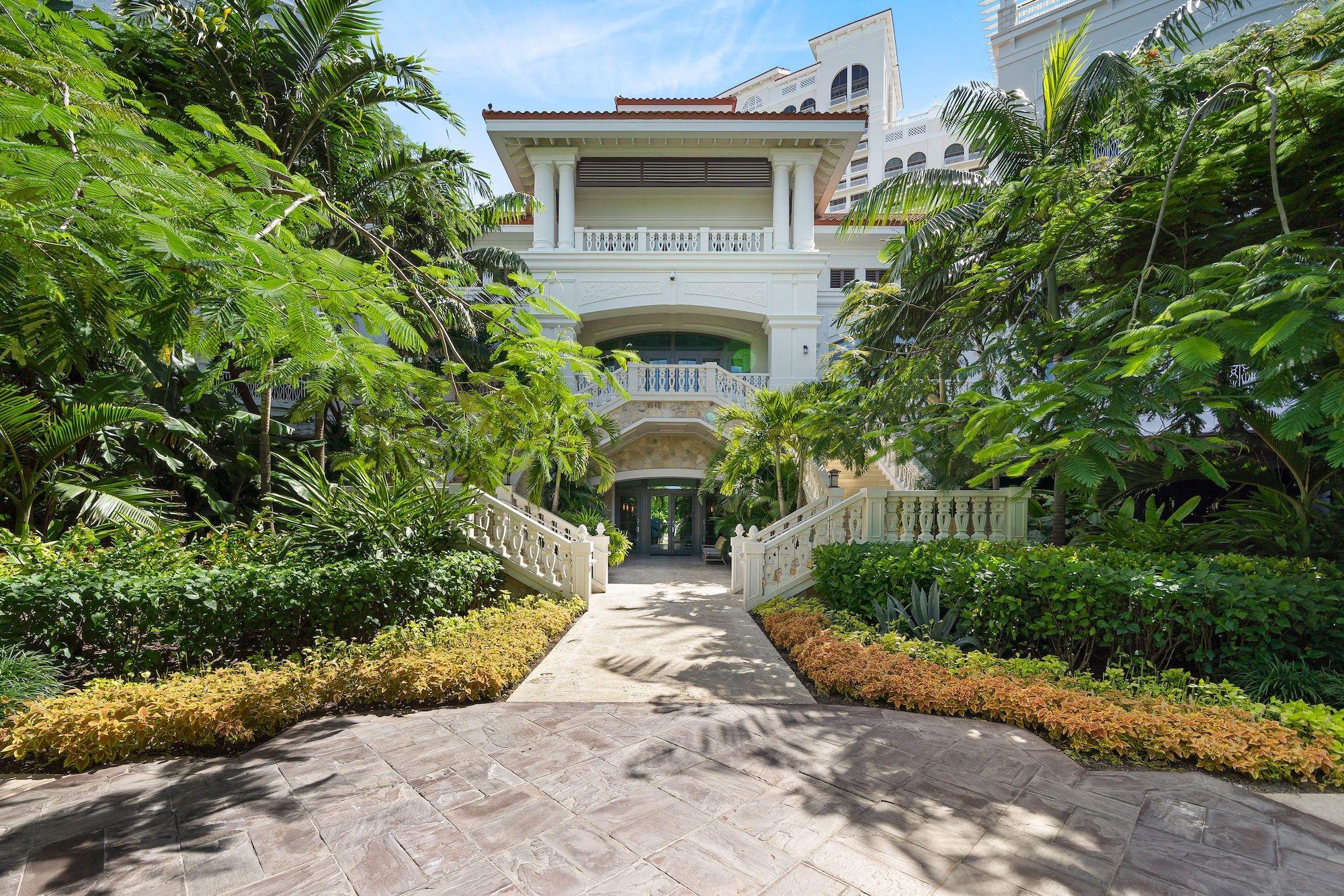 713 ROSEWOOD